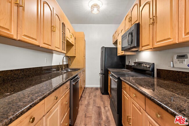 Photo - 340 N Oakhurst Dr Unit 103