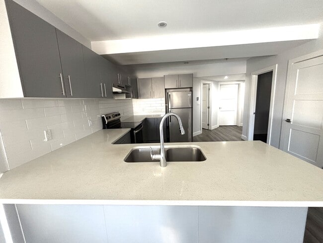 Photo - 2215-2247 47 St NW Unit 207