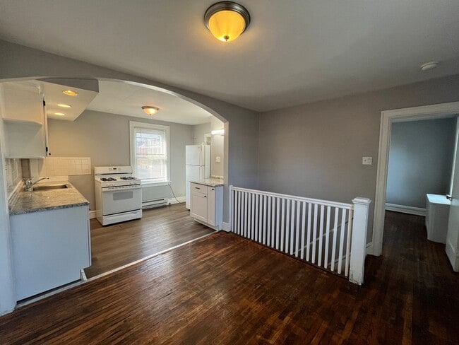 Building Photo - 721 N Shippen St Unit 4