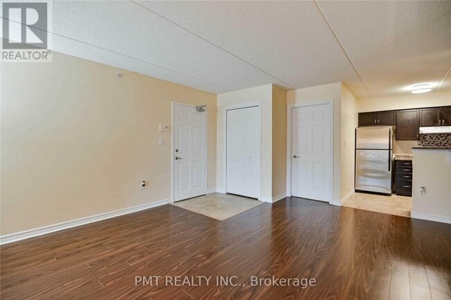 Photo - 1370 Main St E Unit 206