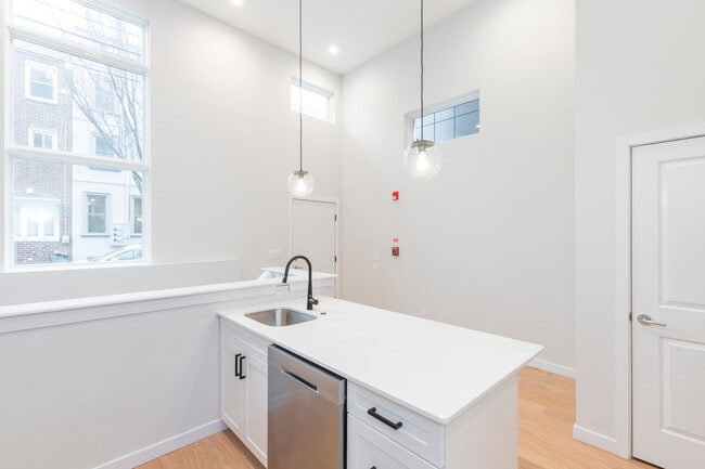 Photo - 757 N Uber St