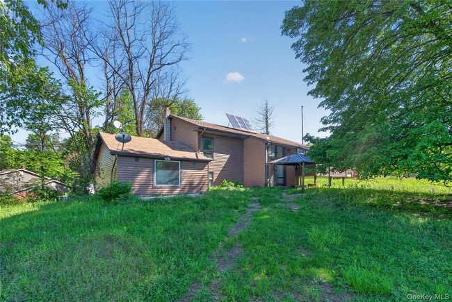 Building Photo - 40 Felter Hill Rd