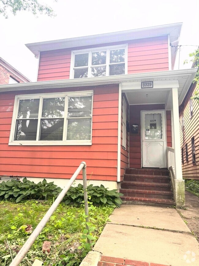 Building Photo - 3229 Baychester Ave Rental