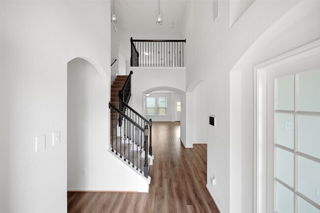 Photo - 5309 Camerford Ct