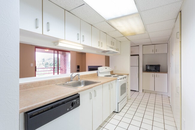 1700 Designer Residences North