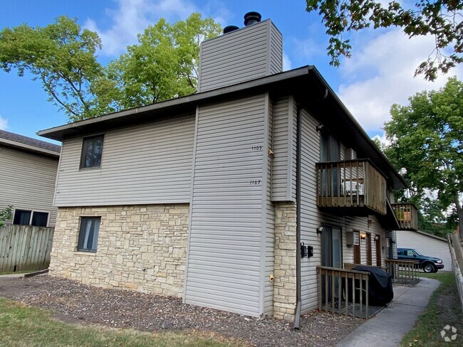 Building Photo - 1111 Main St Unit 1111 Main St La Crosse Rental