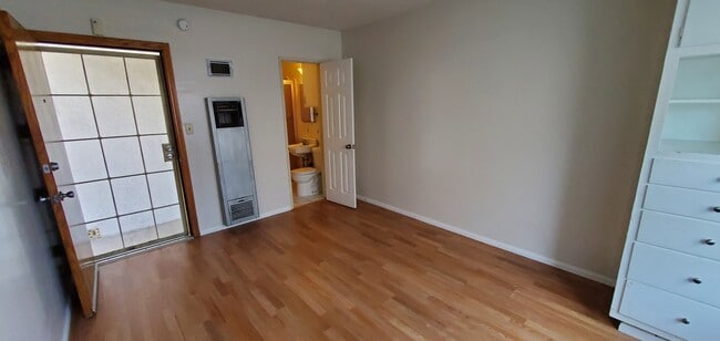 Photo - 520 Flower S St Unit B