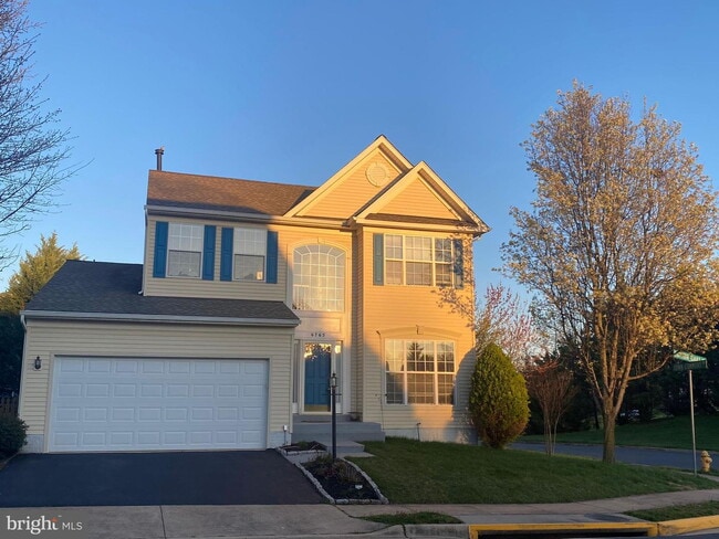 Beautiful, Very Spacious, Corner Lot Singl... - Beautiful, Very Spacious, Corner Lot Singl... Apartment