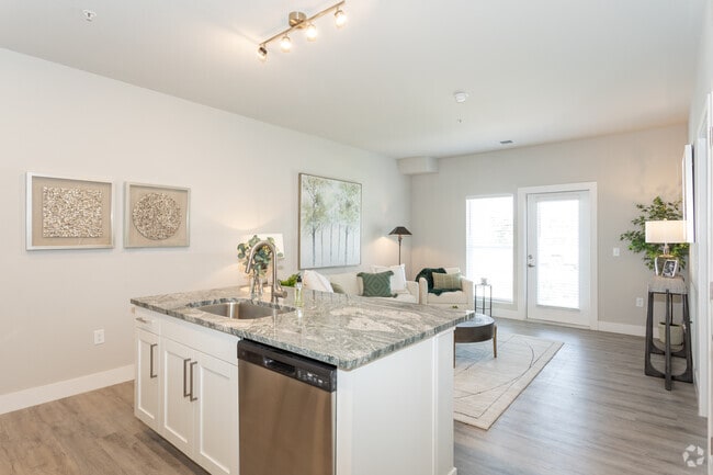 Eastman - 707SF - The Edison at Chapel Hills