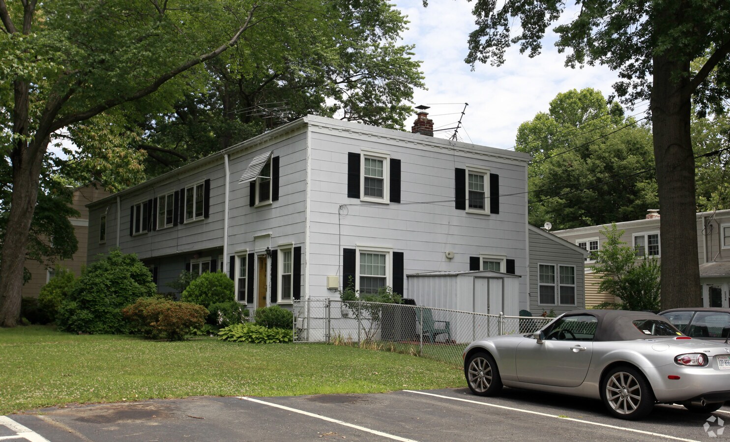 Photo - Hillwood Square