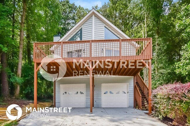 Building Photo - 657 Lake Dr SW