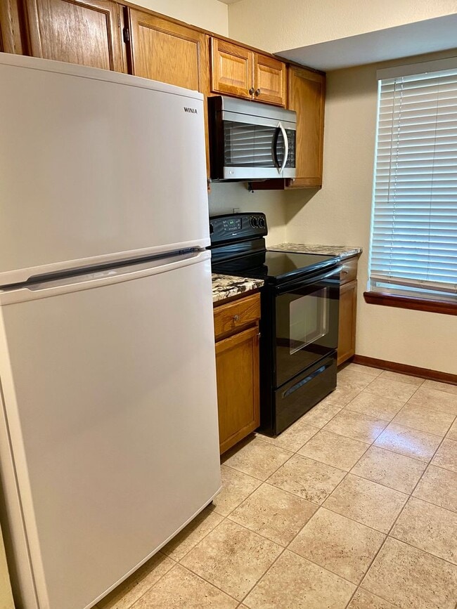 Photo - Evolve Real Estate: Beautiful Condo in Garrison Square Available June 3rd!