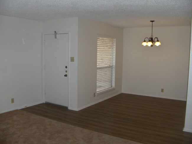 Photo - 4257 Family Tree Unidad Large 2 bedroom