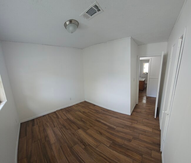Photo - 221 Edison Drive