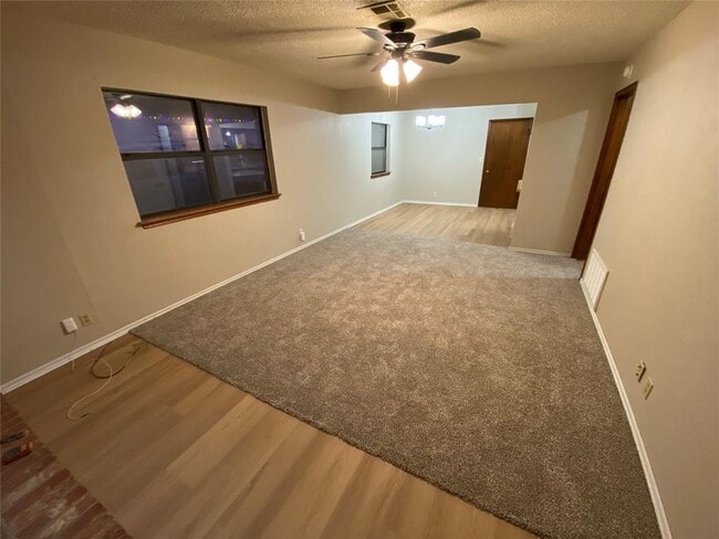 Photo - 805 Condor Ct