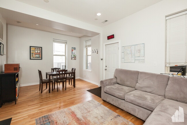 Photo - 1510 N Greenview Ave Unit 2R