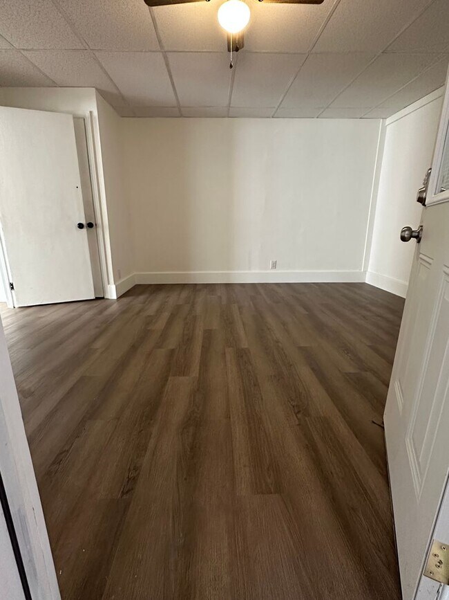 Photo - 565 W Market St Unit Apt 1