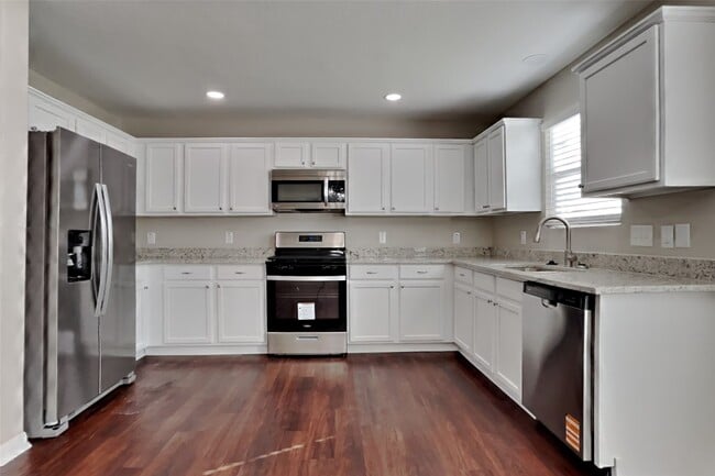 Photo - 32126 Willow Creek Park