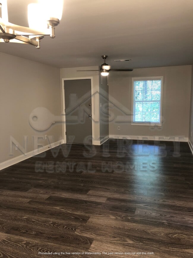 Photo - 1044 Garner Rd SW