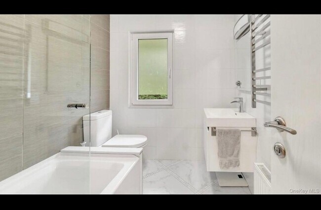 Photo - 143 Hallock St