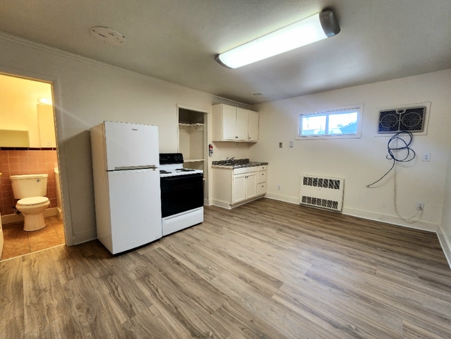 Building Photo - 4400 Elizabeth St Unit 108 Rental