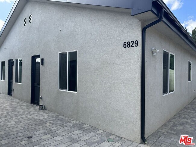 Photo - 6831 Bellaire Ave