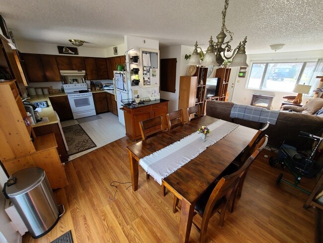 Photo - 2823/25 Shan Dr. Duplex Unit 2823 Shan Dr.