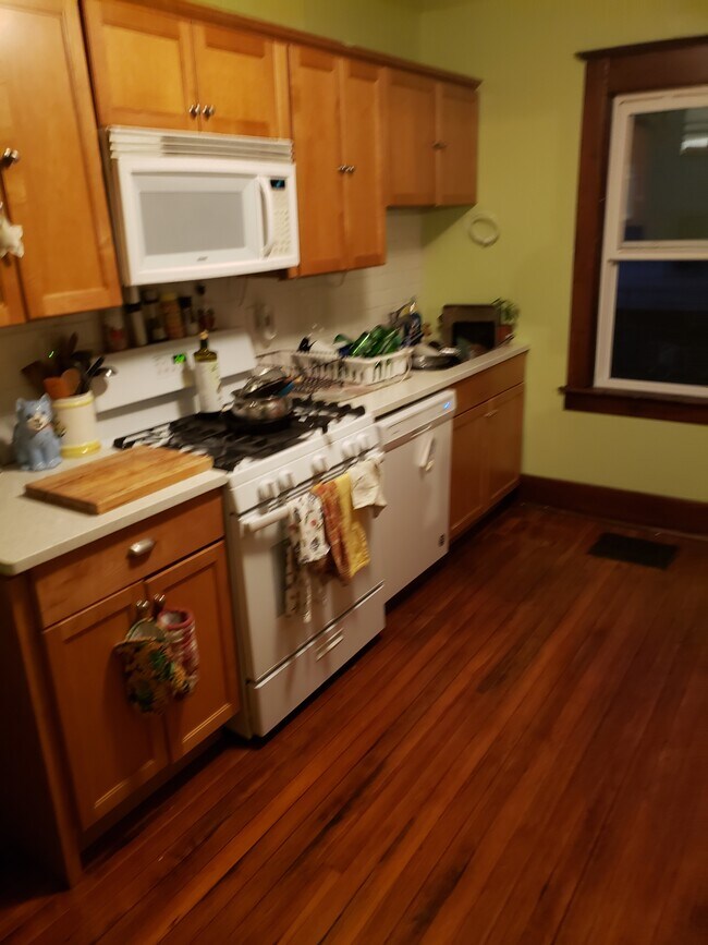 Photo - 702 W High St