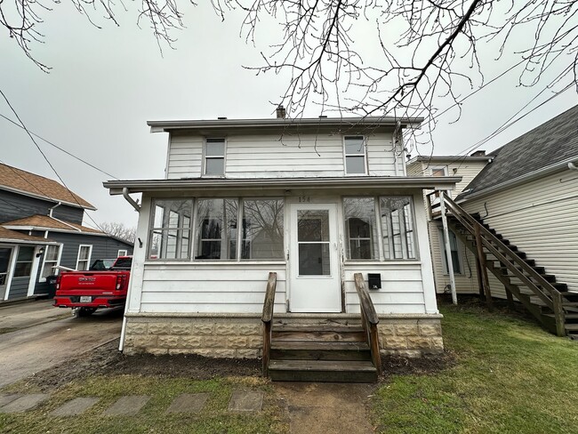 Building Photo - 154 W Plumer St