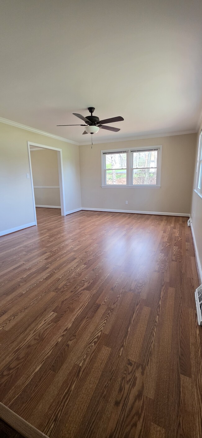 Photo - 1010 Damon Dr