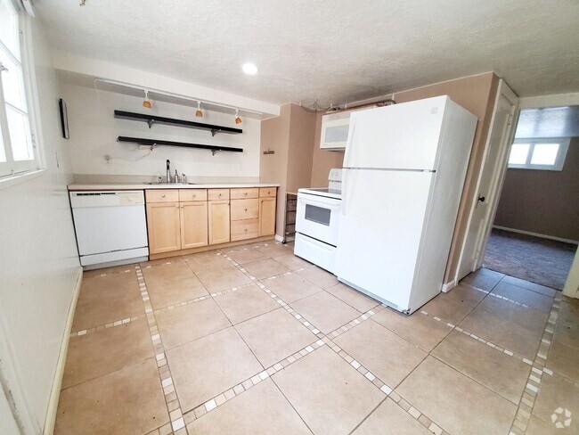 Building Photo - 388 N 300 E Unit Basement Rental