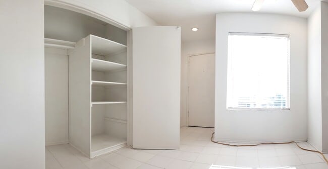 Photo - 8108 Langdon Ave Unidad 2