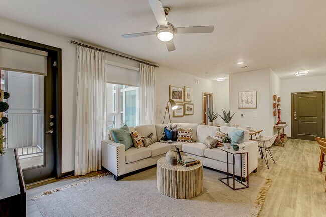 Photo - Revl Crockett Row