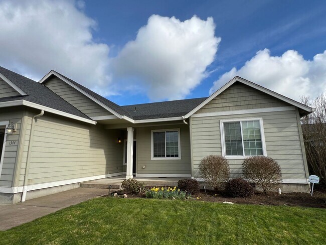 Junction City Three Bedroom - Junction City Three Bedroom House
