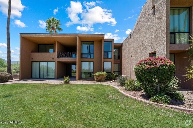 Building Photo - 7401 N Scottsdale Rd Rental