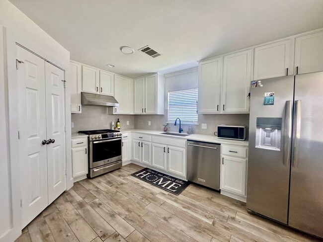 Photo - 1404 Laguna Cove