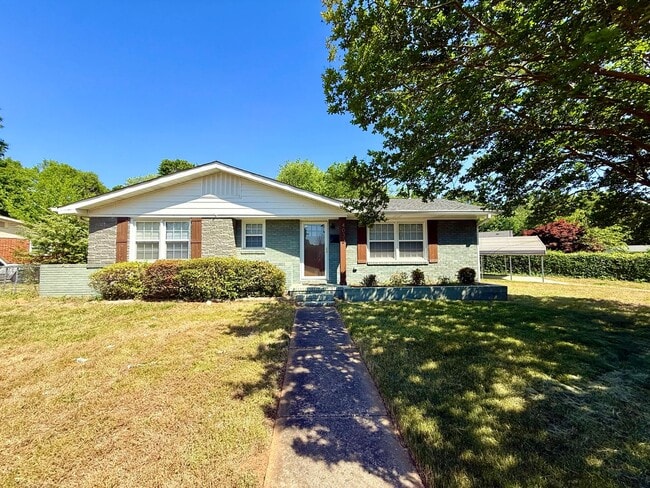 Building Photo - 4033 Fieldcrest Rd