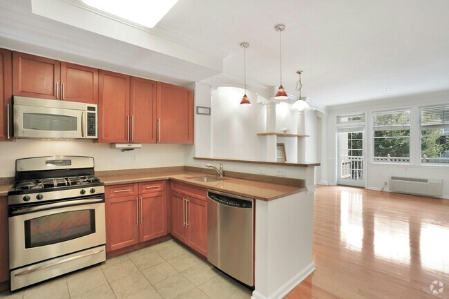 Building Photo - 15 Freedomway Unit 212 Rental