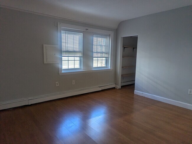 Photo - 581 Proctor Ave Unit 1