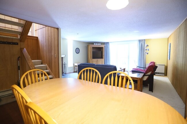 Photo - 52 Orris Rd Unit 52 Upper