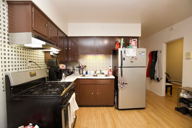 Photo - 1475 W Erie St Unidad J09P