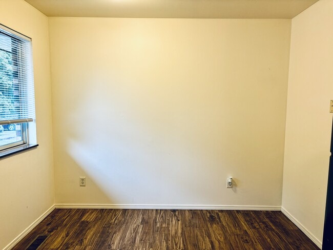 Photo - 552 136th Ave