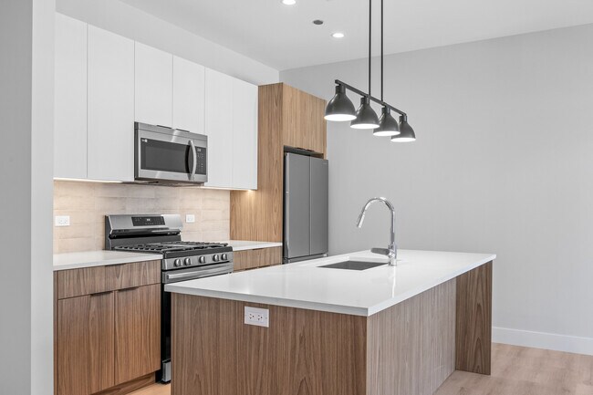 Photo - 3953 W Dakin St