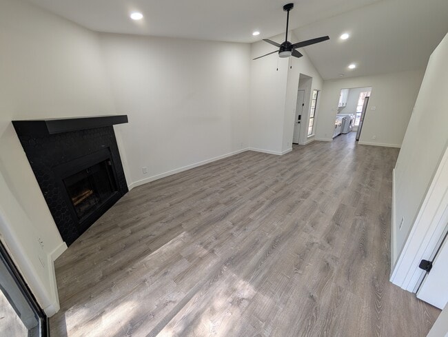 Photo - 1601 Faro Dr