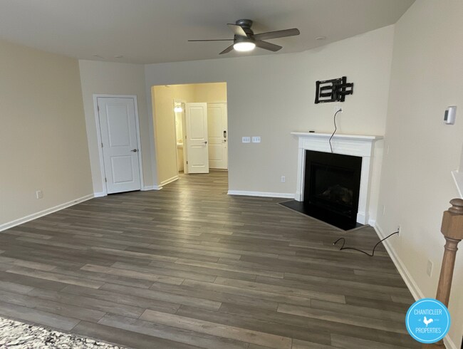 Photo - 222 White Oak Ridge Dr