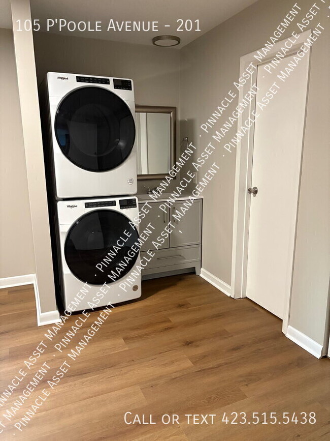 Building Photo - 105 P'Poole Ave Unit 201