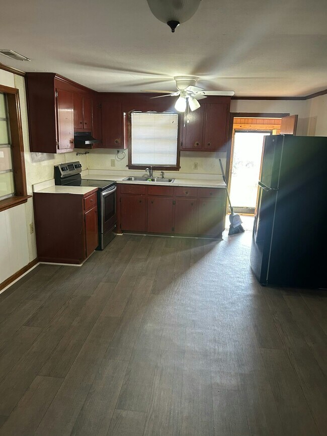 Photo - 107 Smith St