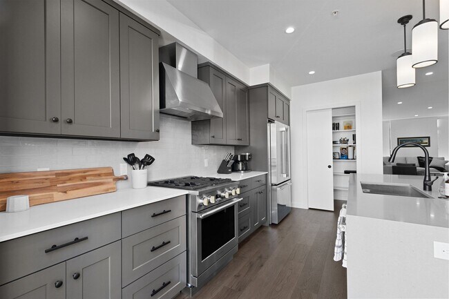 Photo - FURNISHED RENTAL: Luxury Townhome in Exclu...