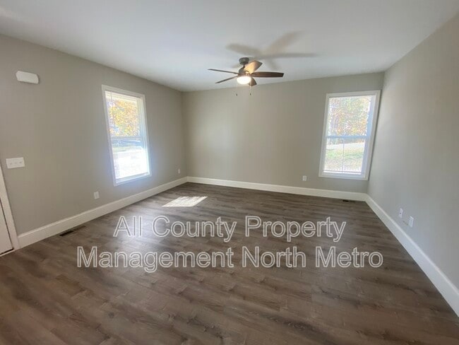 Photo - 5390 Valley Dr