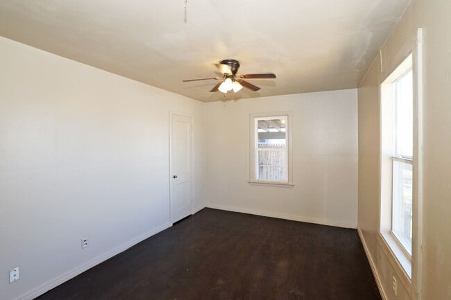 Photo - 106 N Virginia St
